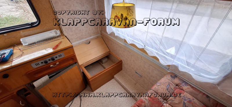 TV34 Elektro Verdrahtung Stauraum kleiner Sitz