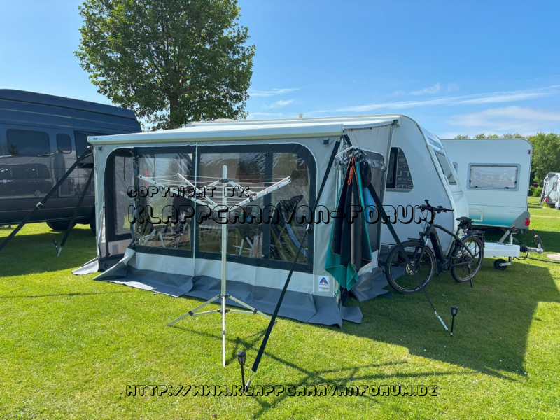 det Happys Wohnwagen