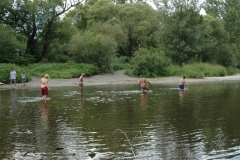 Nahe am Sommer 2011 - Monzingen - Bad in der Nahe - Suche nach einer tiefen Stelle - 2