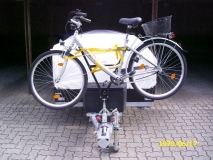 Fahrradträger vor Deichselbox - Mit Fahrrad 1